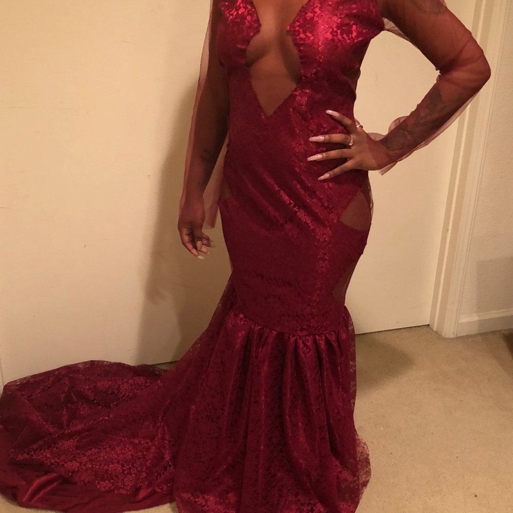 Elegant Burgandy Sexy Evening Gown